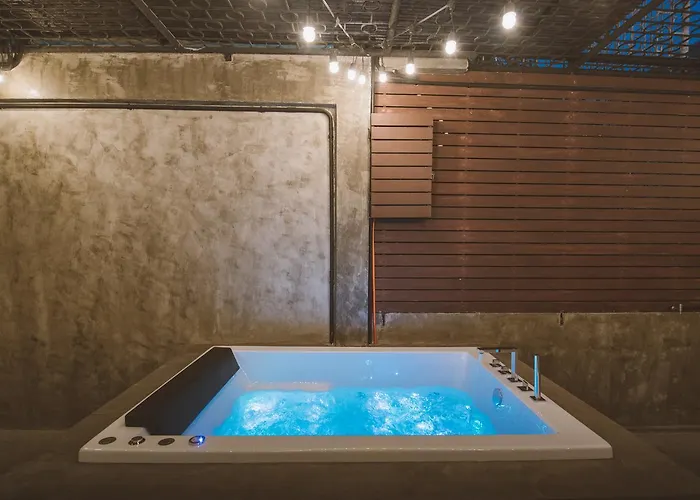 Moon House Ostello *